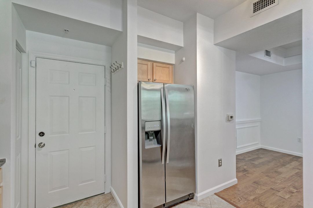 For Sale: $442,500 (2 beds, 2 baths, 1194 Square Feet)