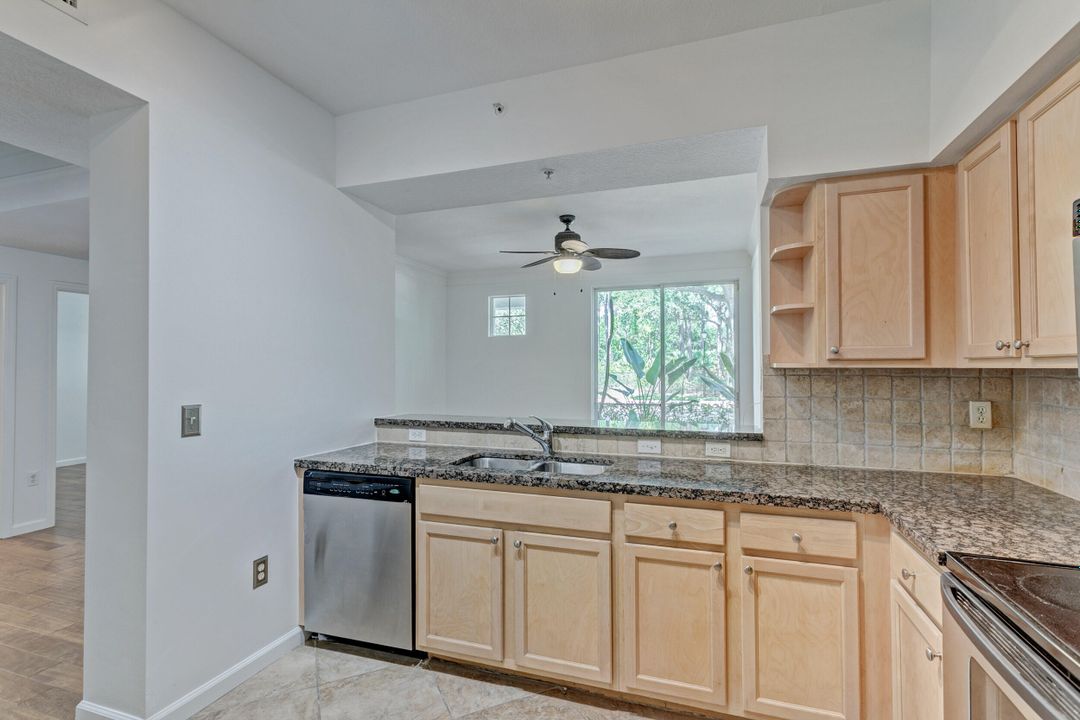 For Sale: $442,500 (2 beds, 2 baths, 1194 Square Feet)