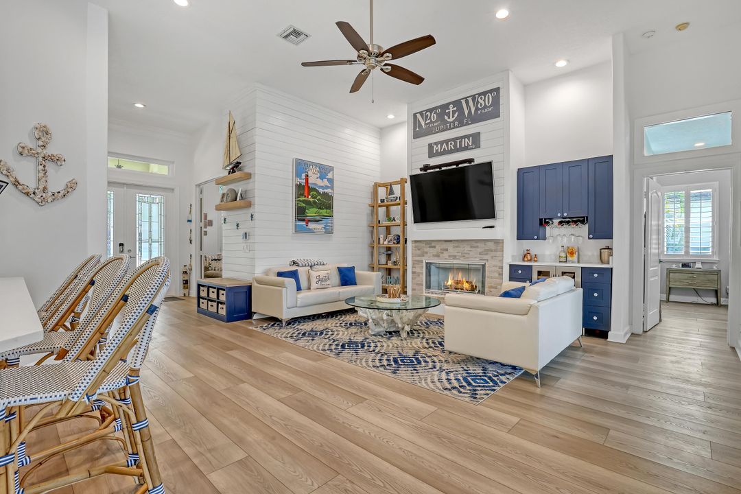 Active With Contract: $1,124,000 (4 beds, 2 baths, 2766 Square Feet)