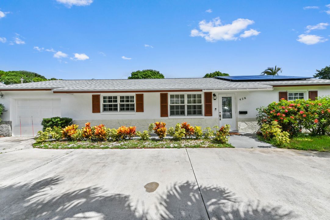 Active With Contract: $499,000 (4 beds, 2 baths, 1316 Square Feet)