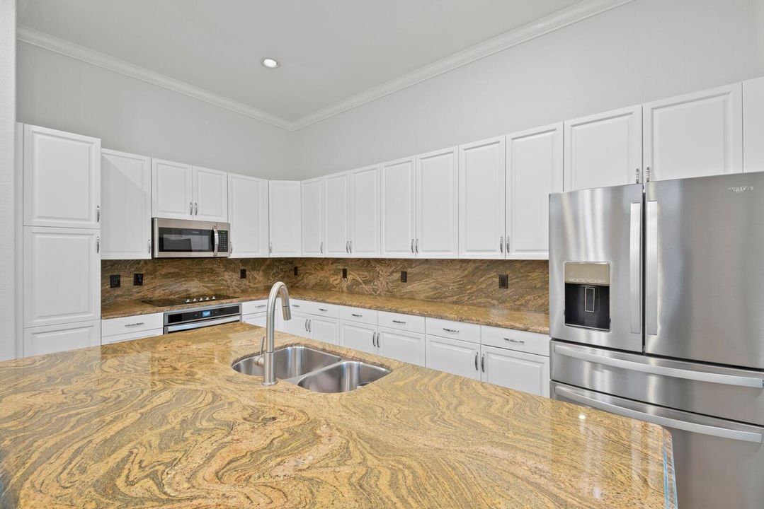 Active With Contract: $850,000 (4 beds, 3 baths, 2426 Square Feet)