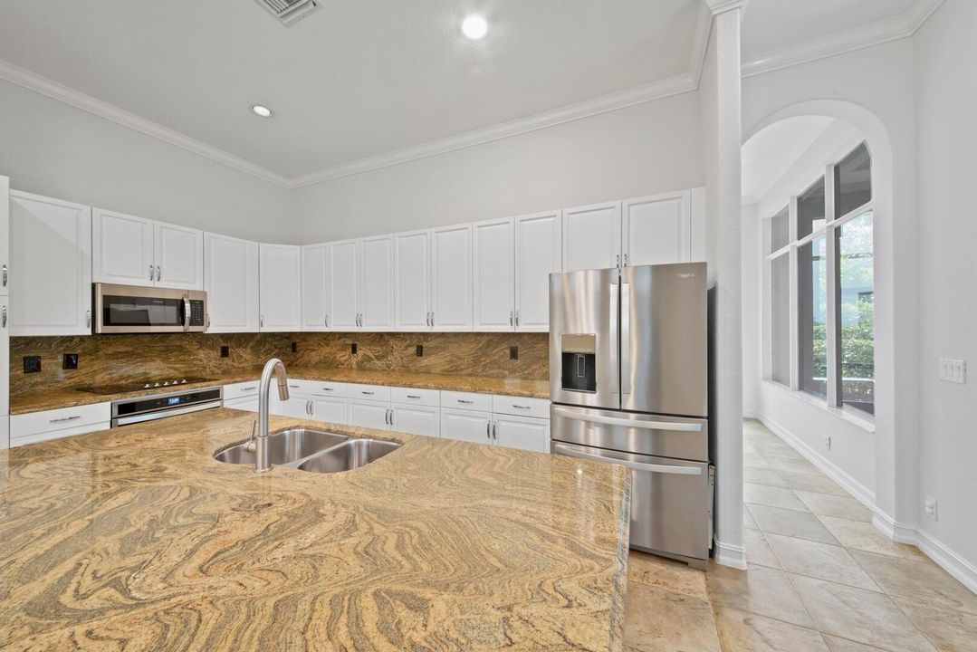 Active With Contract: $850,000 (4 beds, 3 baths, 2426 Square Feet)