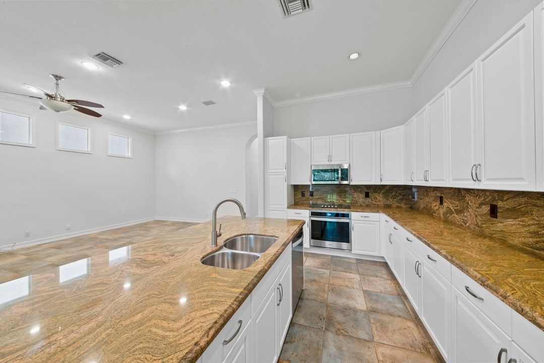 Active With Contract: $850,000 (4 beds, 3 baths, 2426 Square Feet)