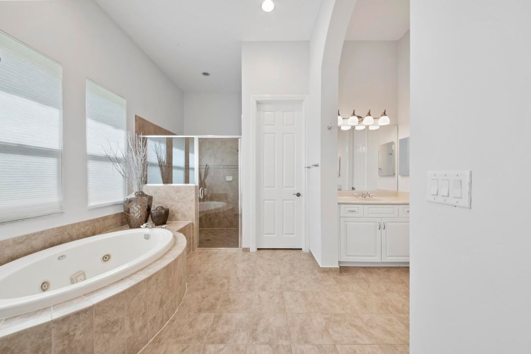 Active With Contract: $850,000 (4 beds, 3 baths, 2426 Square Feet)