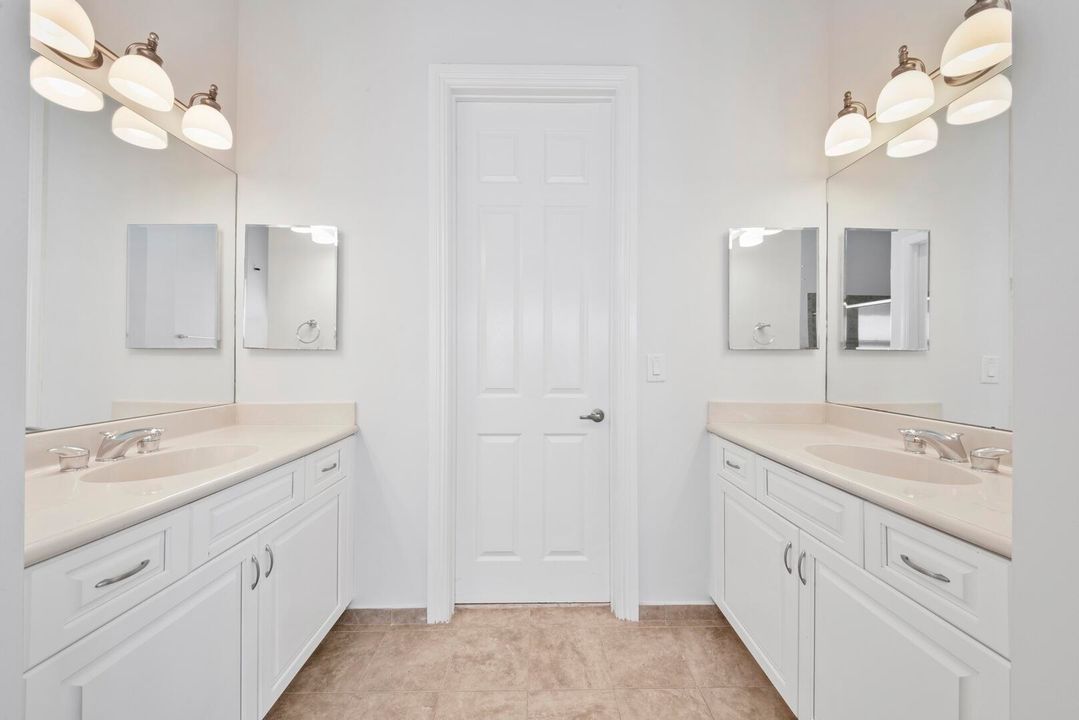 Active With Contract: $850,000 (4 beds, 3 baths, 2426 Square Feet)