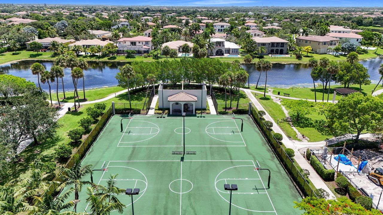 Active With Contract: $850,000 (4 beds, 3 baths, 2426 Square Feet)