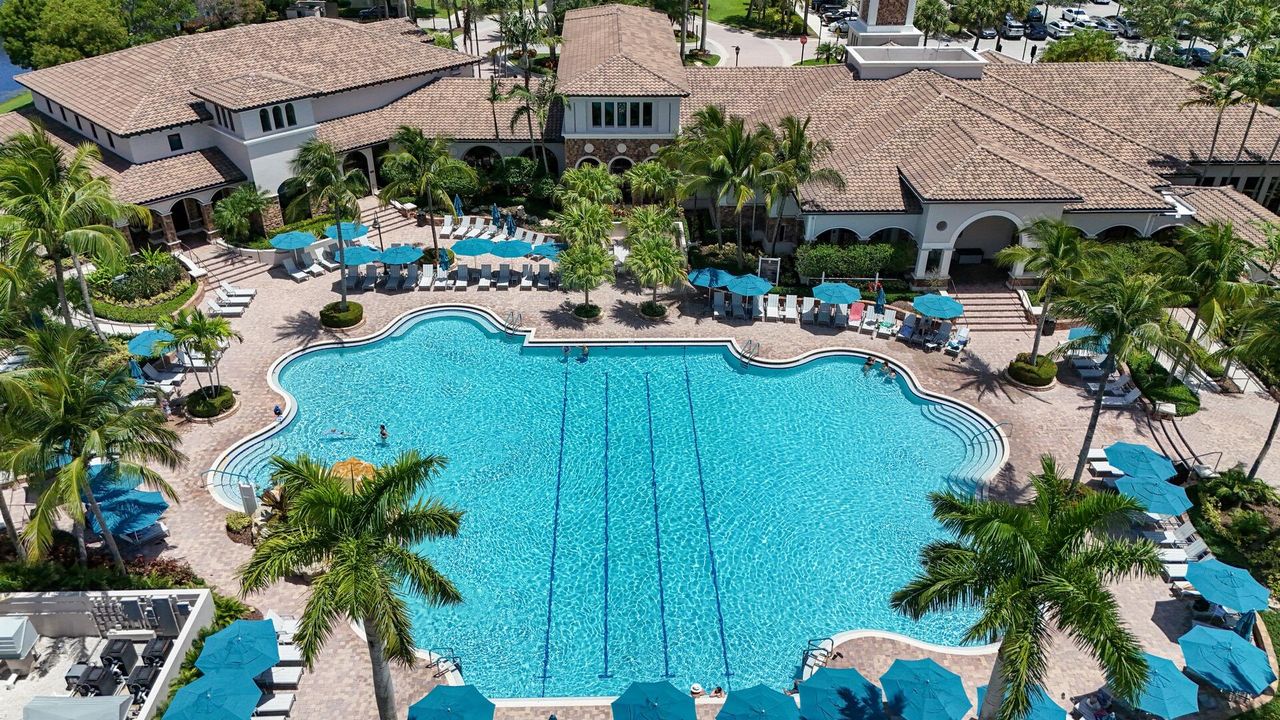 Active With Contract: $850,000 (4 beds, 3 baths, 2426 Square Feet)