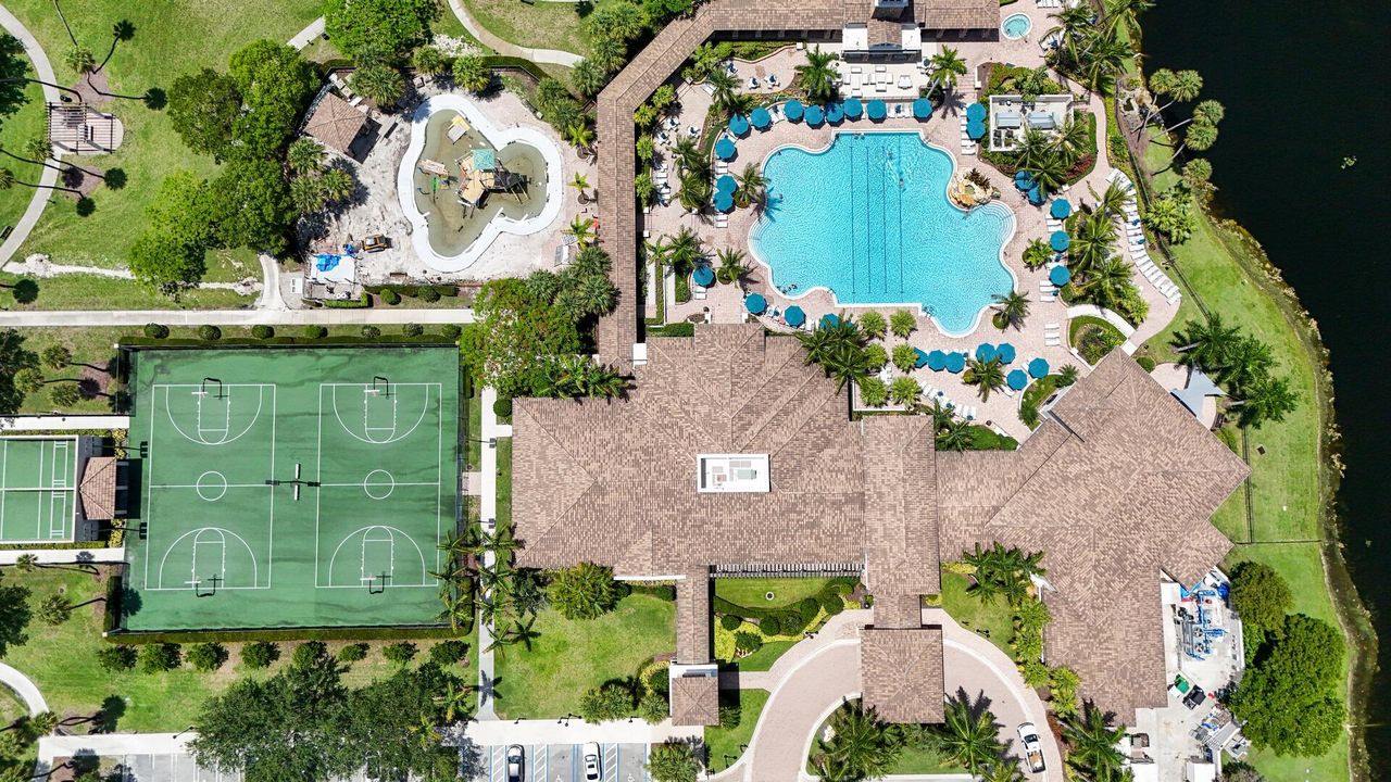 Active With Contract: $850,000 (4 beds, 3 baths, 2426 Square Feet)