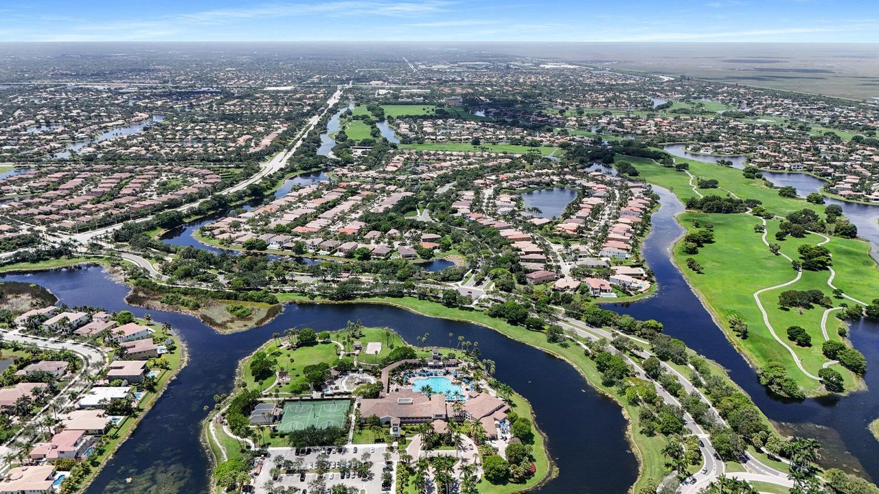 Active With Contract: $850,000 (4 beds, 3 baths, 2426 Square Feet)