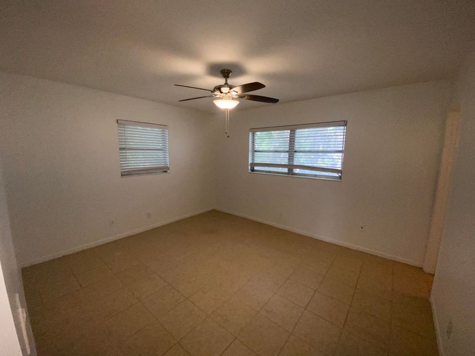 For Rent: $1,600 (1 beds, 1 baths, 560 Square Feet)