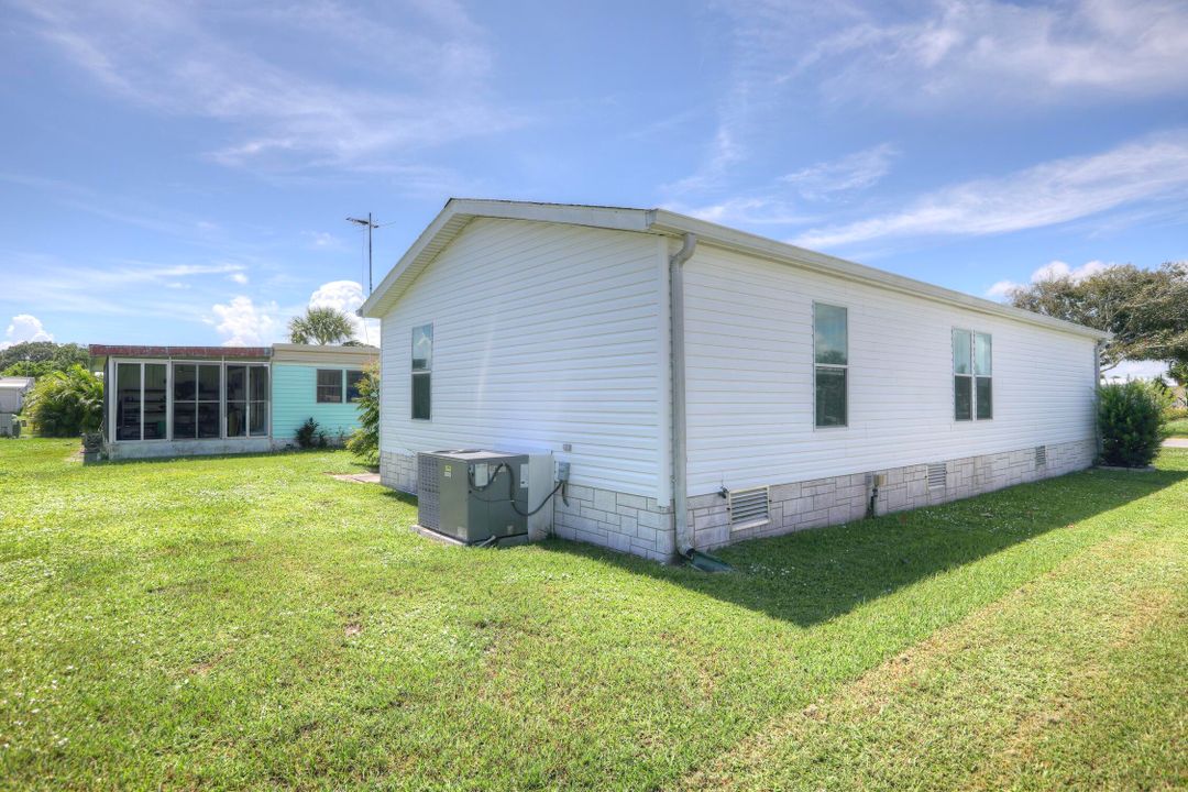 For Sale: $209,900 (3 beds, 2 baths, 1192 Square Feet)