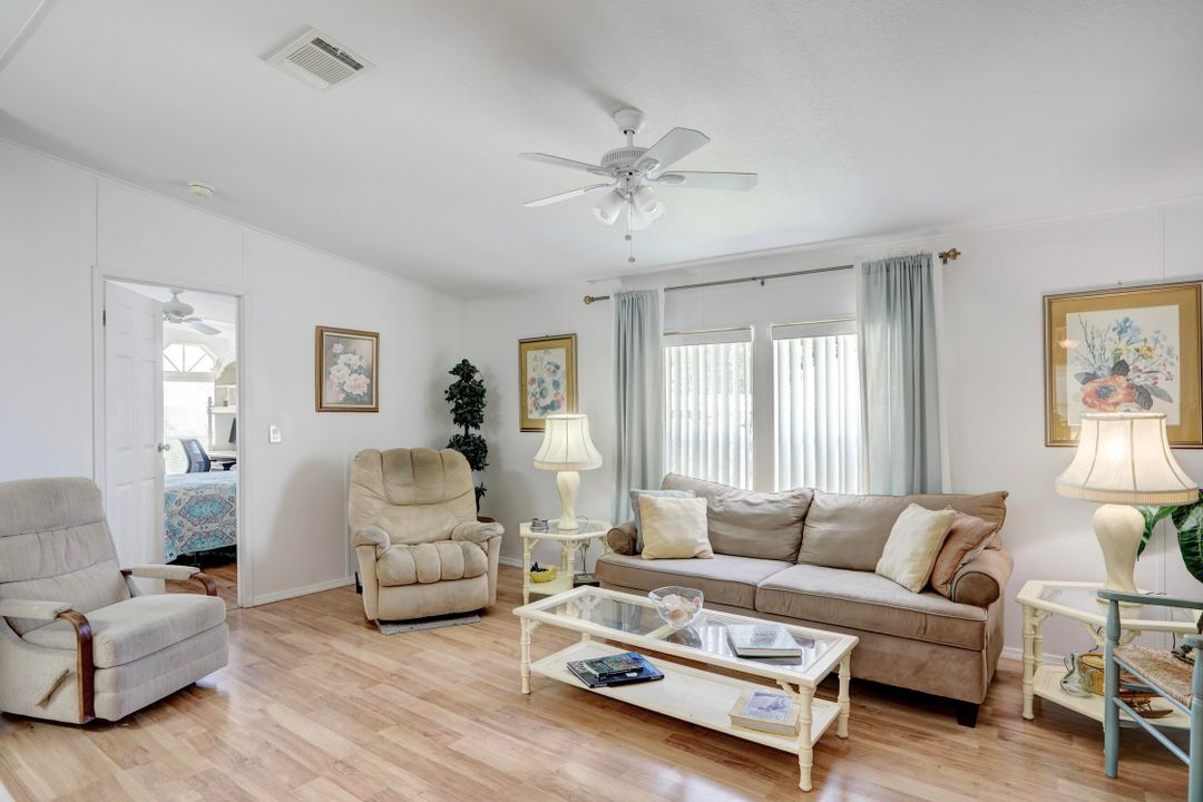 For Sale: $209,900 (3 beds, 2 baths, 1192 Square Feet)