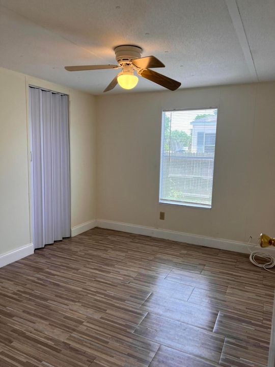 Active With Contract: $2,600 (3 beds, 2 baths, 1152 Square Feet)