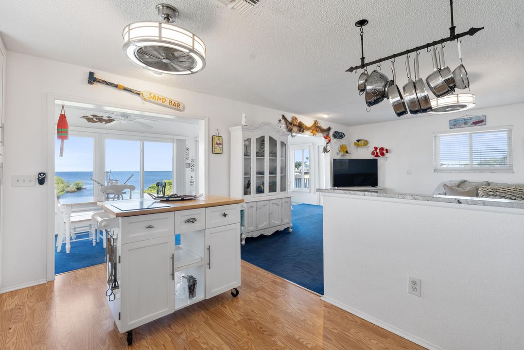 For Sale: $674,900 (2 beds, 1 baths, 1144 Square Feet)