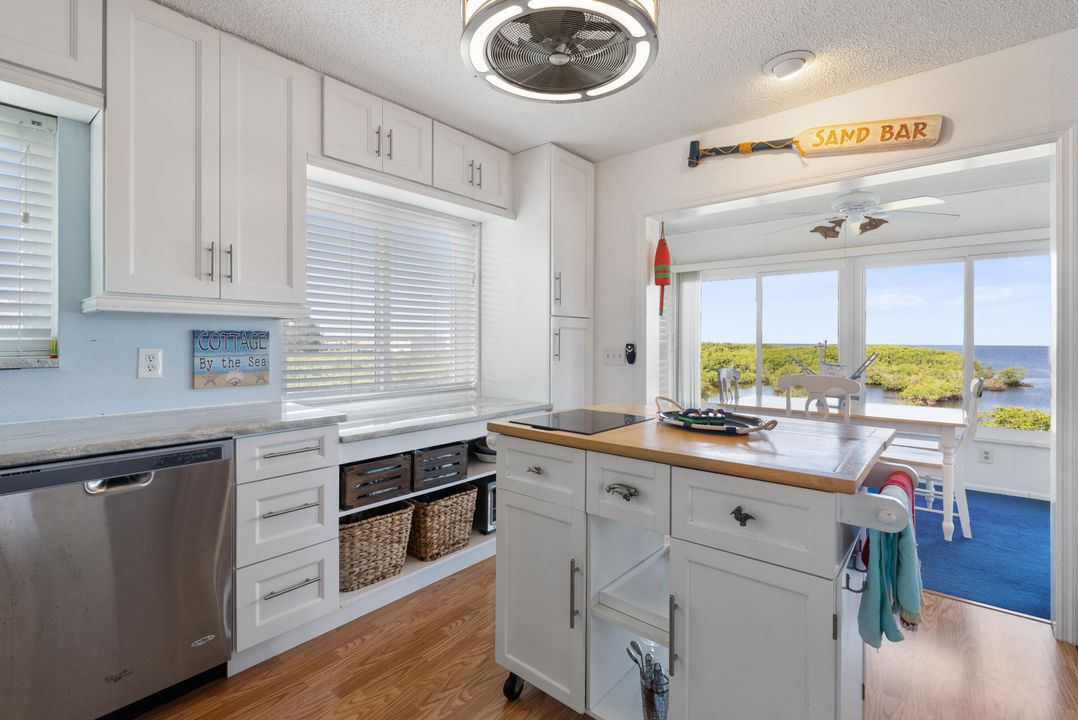 For Sale: $674,900 (2 beds, 1 baths, 1144 Square Feet)