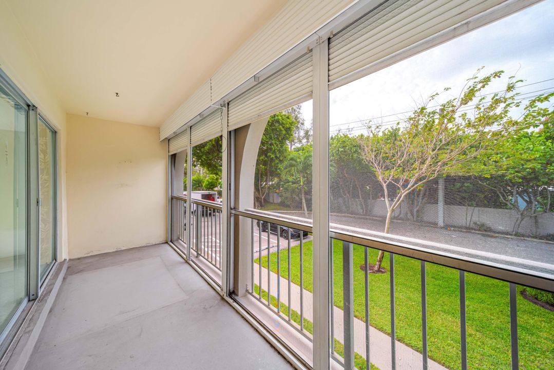 For Sale: $215,000 (2 beds, 2 baths, 1080 Square Feet)