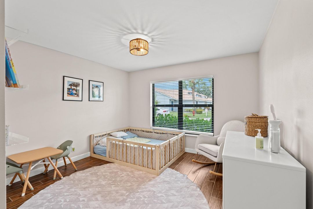 Active With Contract: $370,000 (2 beds, 2 baths, 1258 Square Feet)