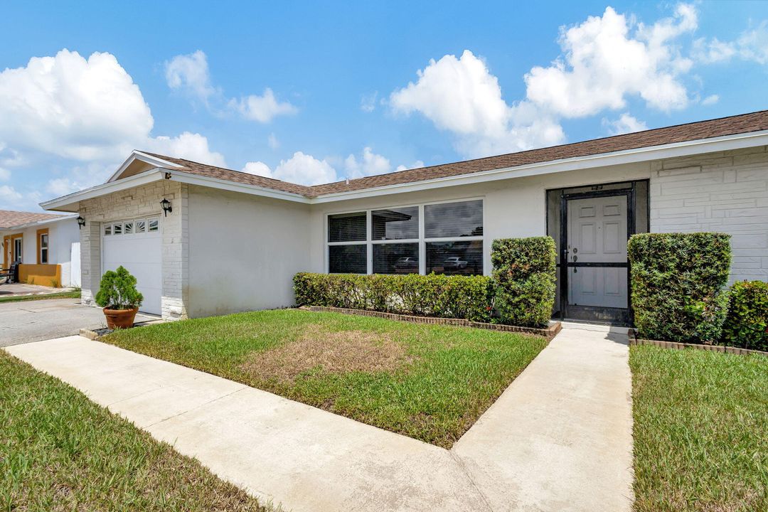 Active With Contract: $525,000 (3 beds, 2 baths, 1452 Square Feet)