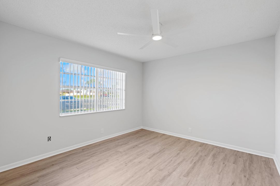 Active With Contract: $159,500 (2 beds, 2 baths, 1096 Square Feet)