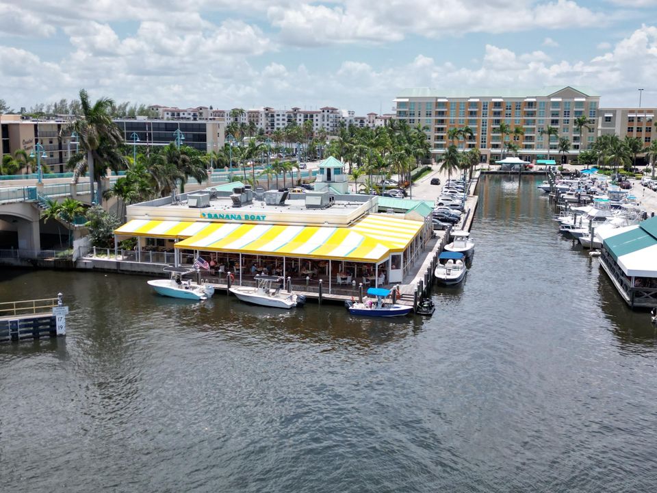 For Sale: $1,100,000 (3 beds, 2 baths, 1328 Square Feet)