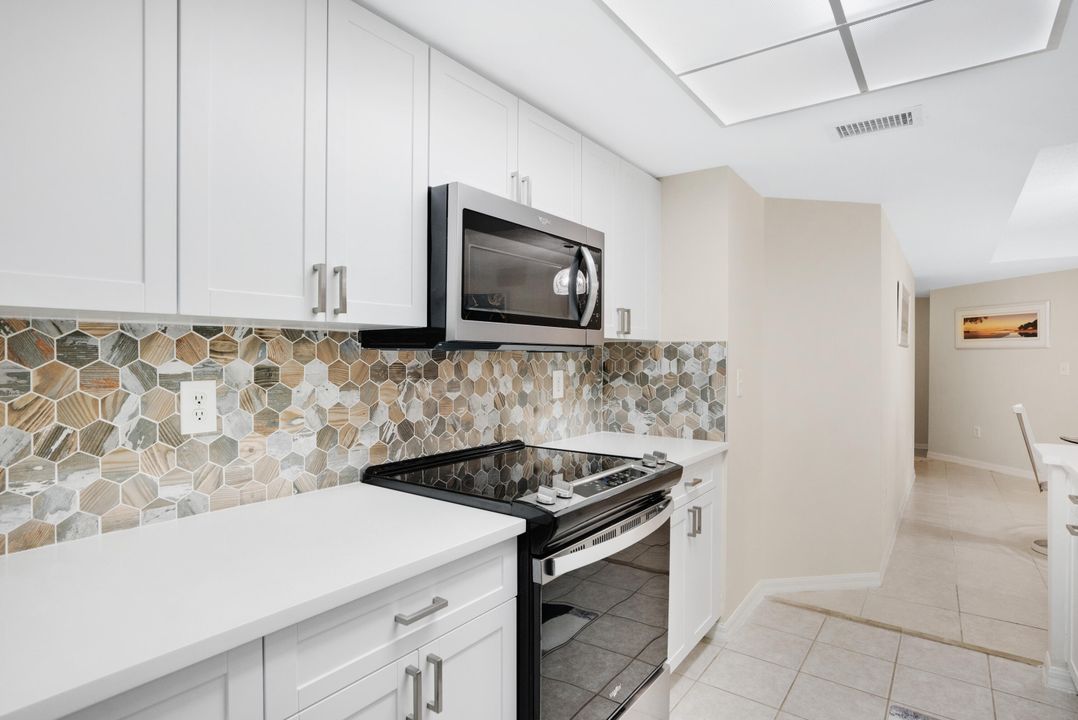 Active With Contract: $329,000 (3 beds, 2 baths, 1157 Square Feet)