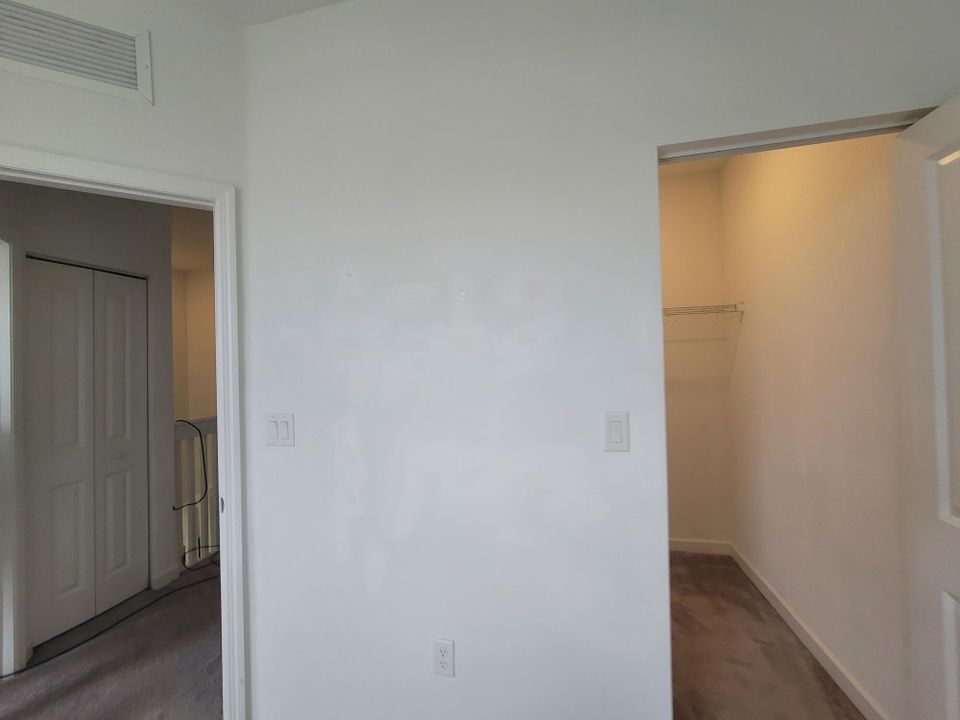 Active With Contract: $2,550 (3 beds, 2 baths, 1749 Square Feet)