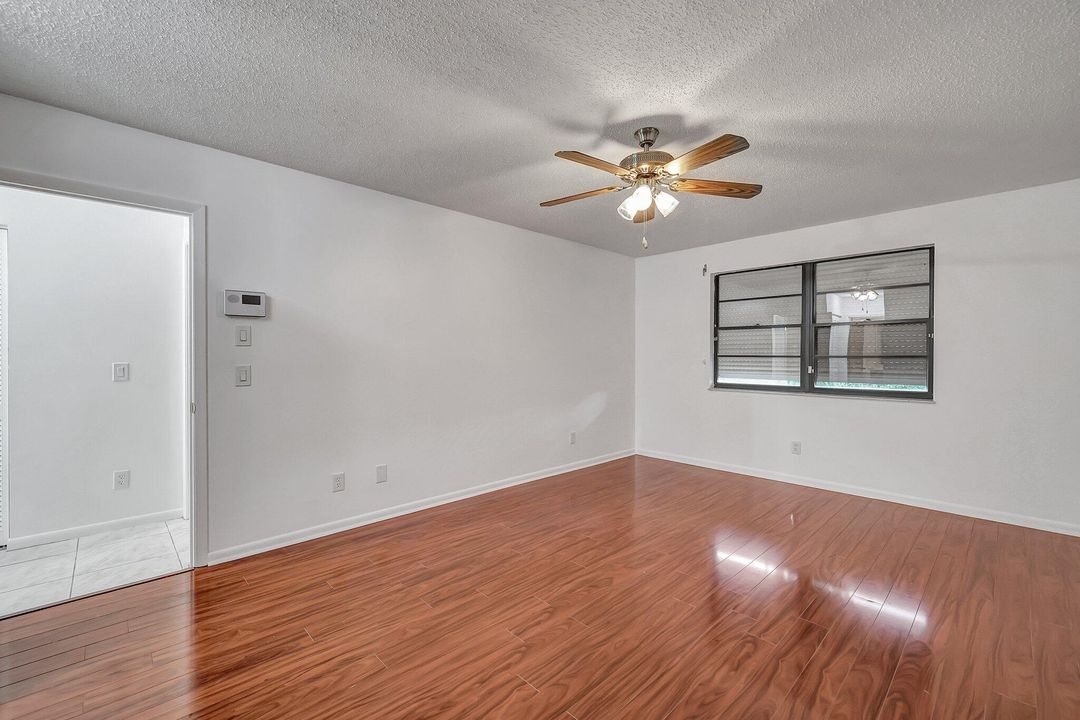 For Sale: $218,800 (2 beds, 2 baths, 1354 Square Feet)