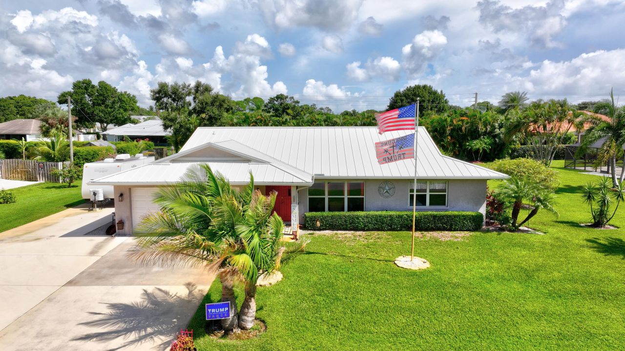 Active With Contract: $482,000 (3 beds, 2 baths, 2018 Square Feet)