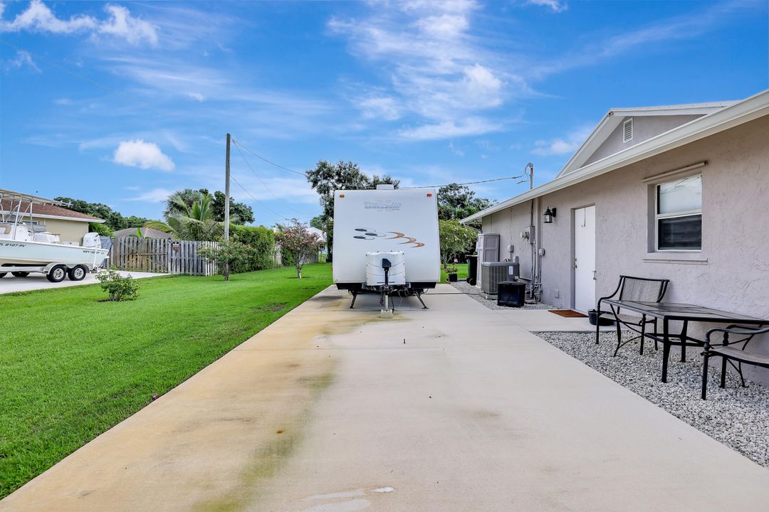 Active With Contract: $482,000 (3 beds, 2 baths, 2018 Square Feet)