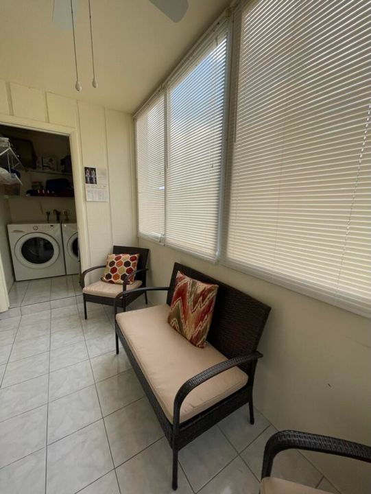 For Sale: $117,000 (1 beds, 1 baths, 760 Square Feet)