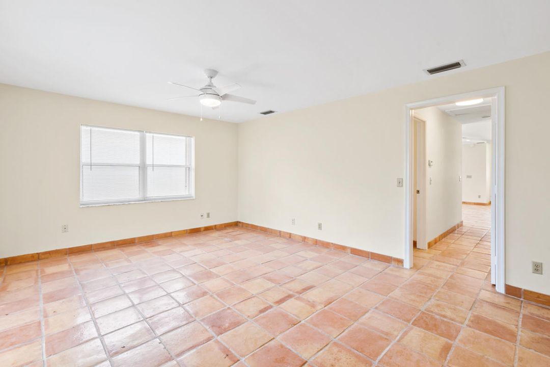 For Sale: $475,000 (2 beds, 2 baths, 1243 Square Feet)