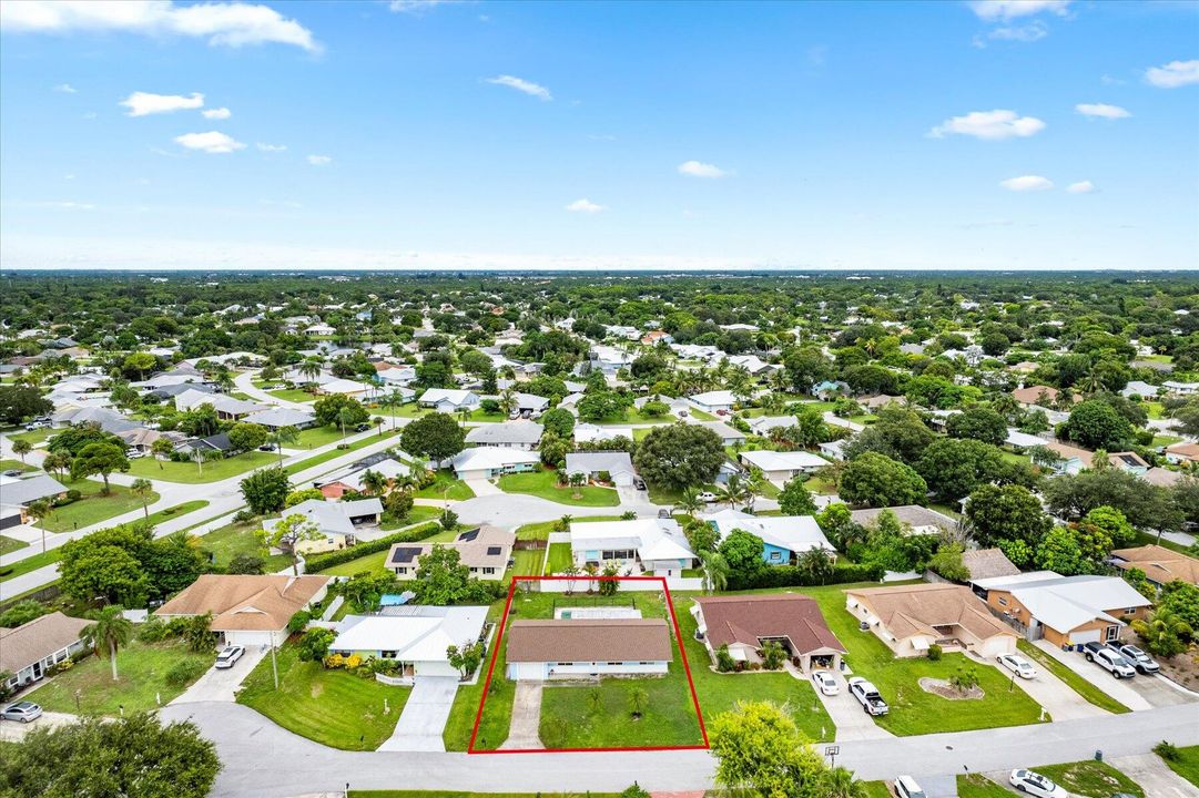 Active With Contract: $399,000 (3 beds, 2 baths, 1369 Square Feet)