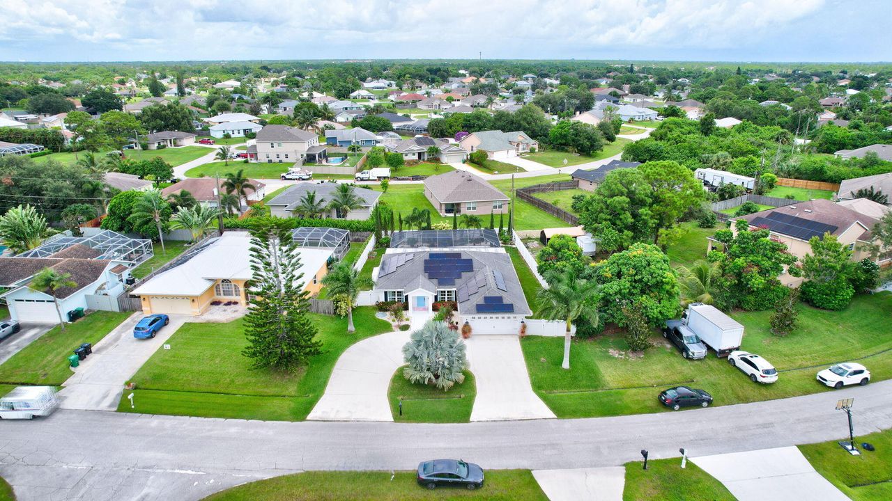 For Sale: $625,000 (4 beds, 2 baths, 1800 Square Feet)