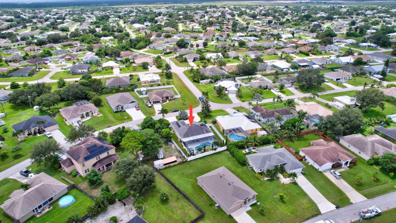 For Sale: $625,000 (4 beds, 2 baths, 1800 Square Feet)