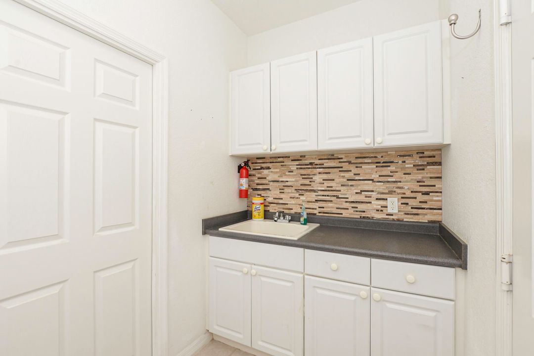 For Sale: $274,000 (2 beds, 2 baths, 1335 Square Feet)