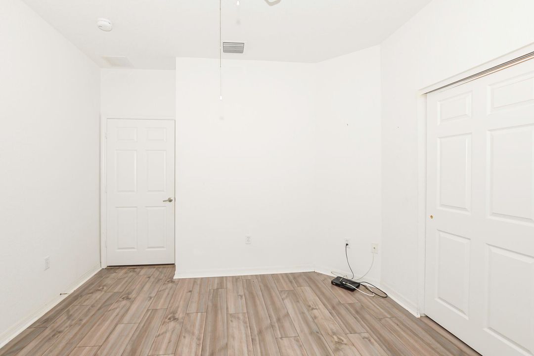 For Sale: $274,000 (2 beds, 2 baths, 1335 Square Feet)