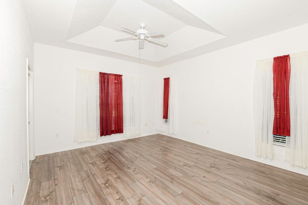 For Sale: $274,000 (2 beds, 2 baths, 1335 Square Feet)