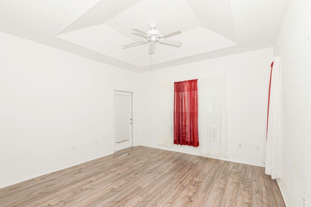 For Sale: $274,000 (2 beds, 2 baths, 1335 Square Feet)