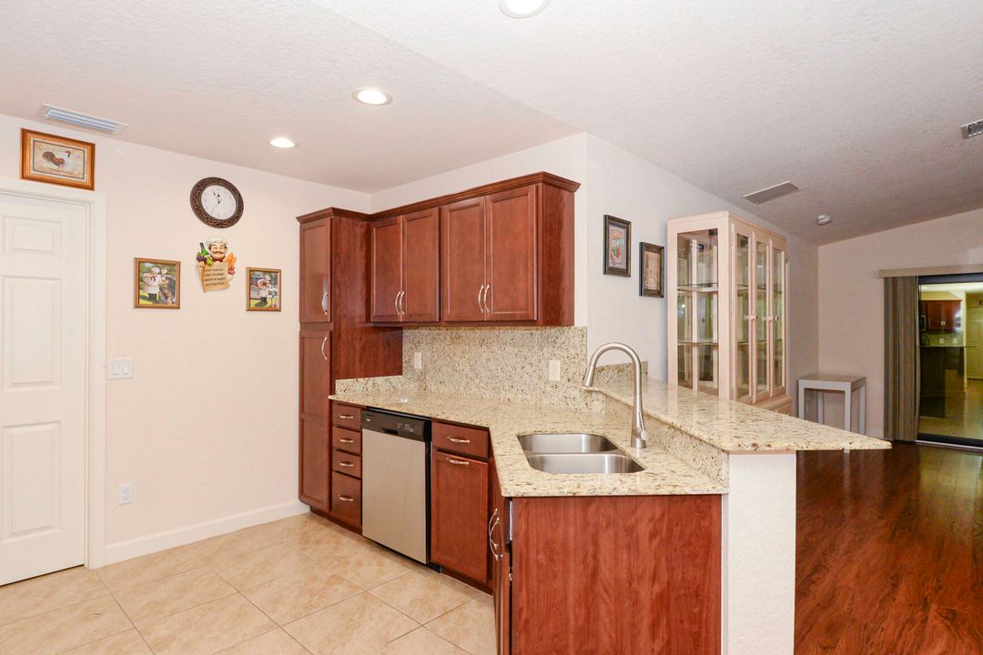 For Sale: $199,000 (2 beds, 2 baths, 1451 Square Feet)