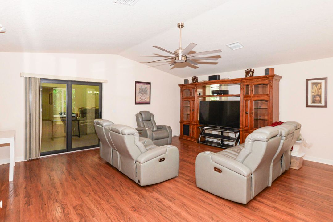 For Sale: $199,000 (2 beds, 2 baths, 1451 Square Feet)