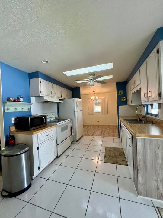 For Sale: $67,000 (2 beds, 2 baths, 900 Square Feet)