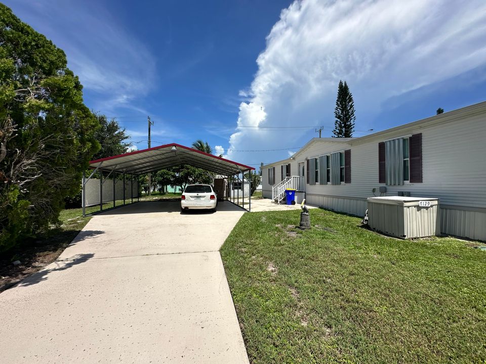 Active With Contract: $279,000 (3 beds, 2 baths, 1920 Square Feet)