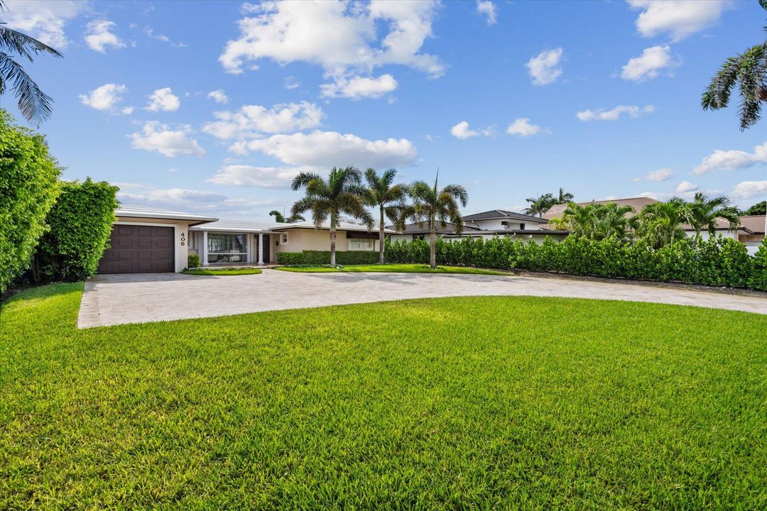 For Sale: $2,800,000 (3 beds, 2 baths, 1928 Square Feet)