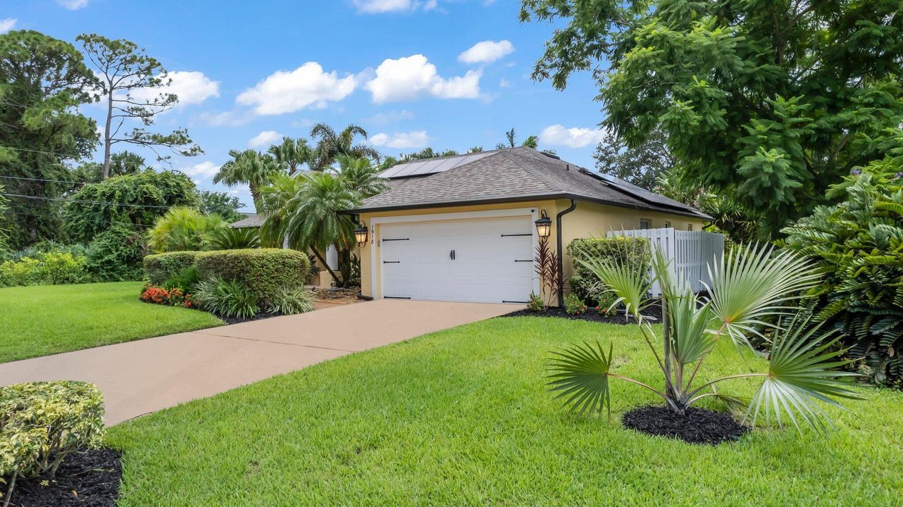 Active With Contract: $510,000 (3 beds, 2 baths, 1555 Square Feet)