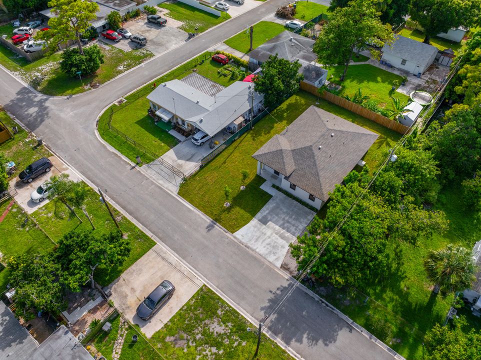 Active With Contract: $575,000 (4 beds, 3 baths, 1671 Square Feet)