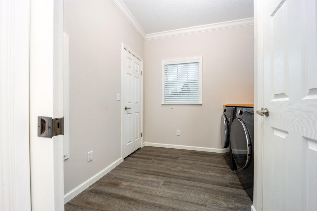 For Sale: $369,000 (2 beds, 2 baths, 1752 Square Feet)