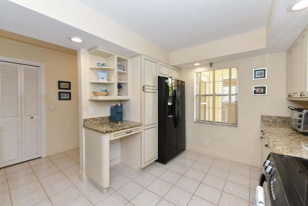 Active With Contract: $4,800 (3 beds, 2 baths, 1548 Square Feet)