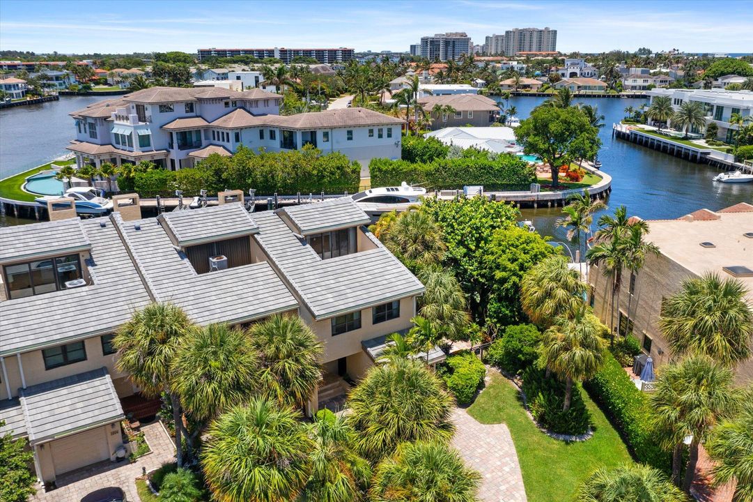 For Sale: $2,200,000 (3 beds, 2 baths, 2652 Square Feet)