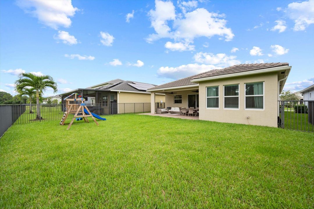 Active With Contract: $625,000 (3 beds, 2 baths, 1916 Square Feet)