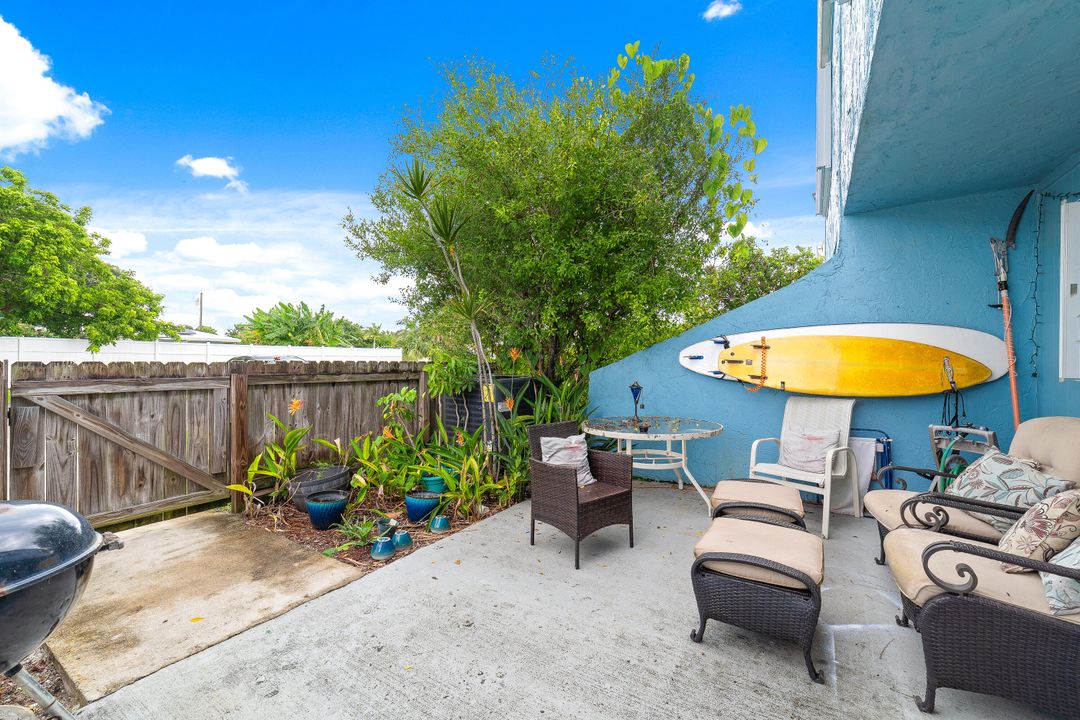 For Sale: $320,000 (2 beds, 1 baths, 1088 Square Feet)